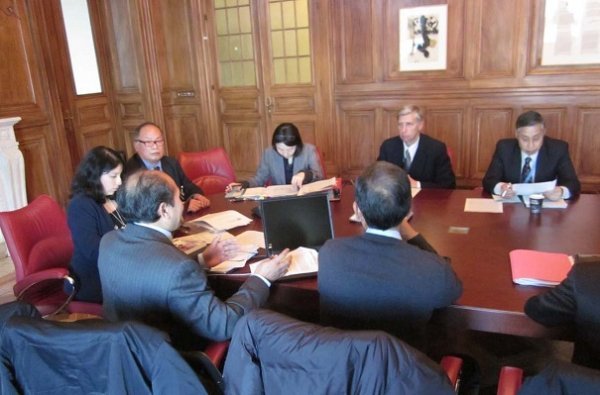 UNPO chairs a lunchtime briefing for CERD Committee Members to receive first-hand accounts from NGOs reporting on human rights violations faced by Degar Montagnards, Khmer Krom, and Hmong peoples. 21 February 2012. Photo by Khmer Kampuchea-Krom Federation. Geneva